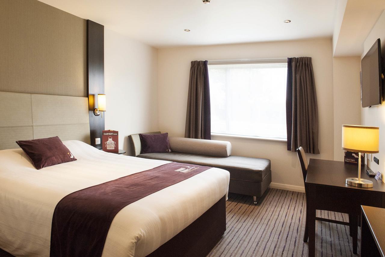 Premier Inn London Clapham エクステリア 写真